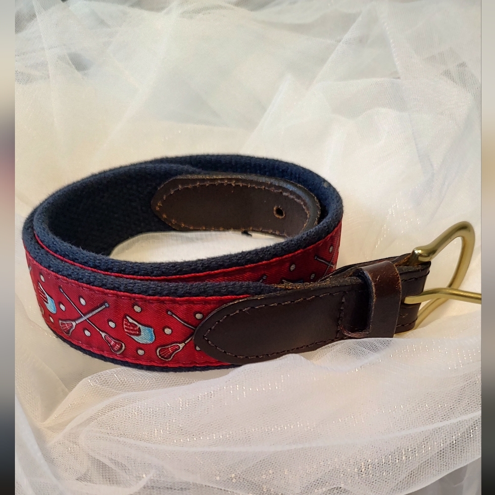Vineyard vines by Shep Ian size 24 lacrosse red and Navy belt.